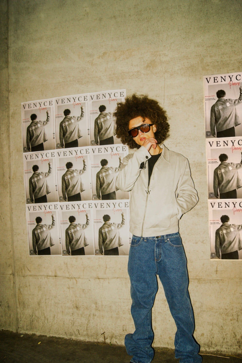 Veste en daim VENYCE portée — lookbook Paris